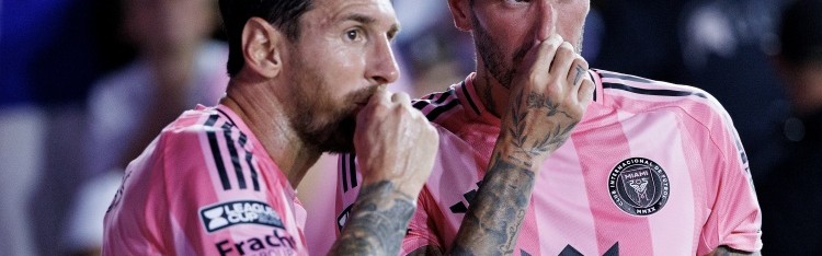 官方网站-梅西本场数据：1次关键传球 3次过人0成功 丢失球权19次 评分6.6